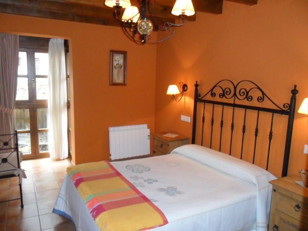 Apartamentos Rurales Los Villares Colunga Room photo